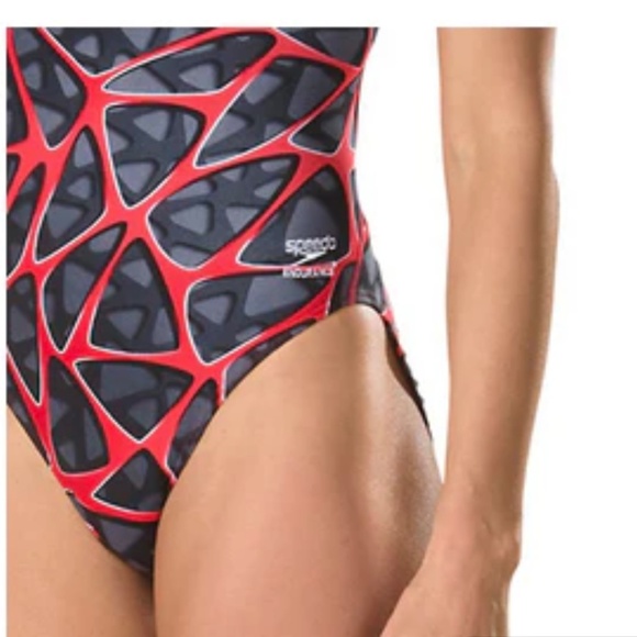speedo Women's Swimsuit Hard Wired One Back Size 30 Red Black Abstract Print New - Picture 2 of 10